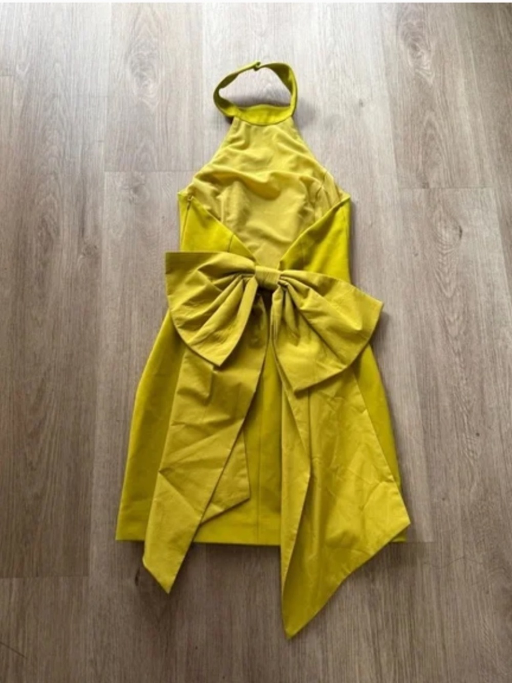 Elliatt eden green high neck open back oversized bow detail mini dress small NEW - Picture 3 of 3